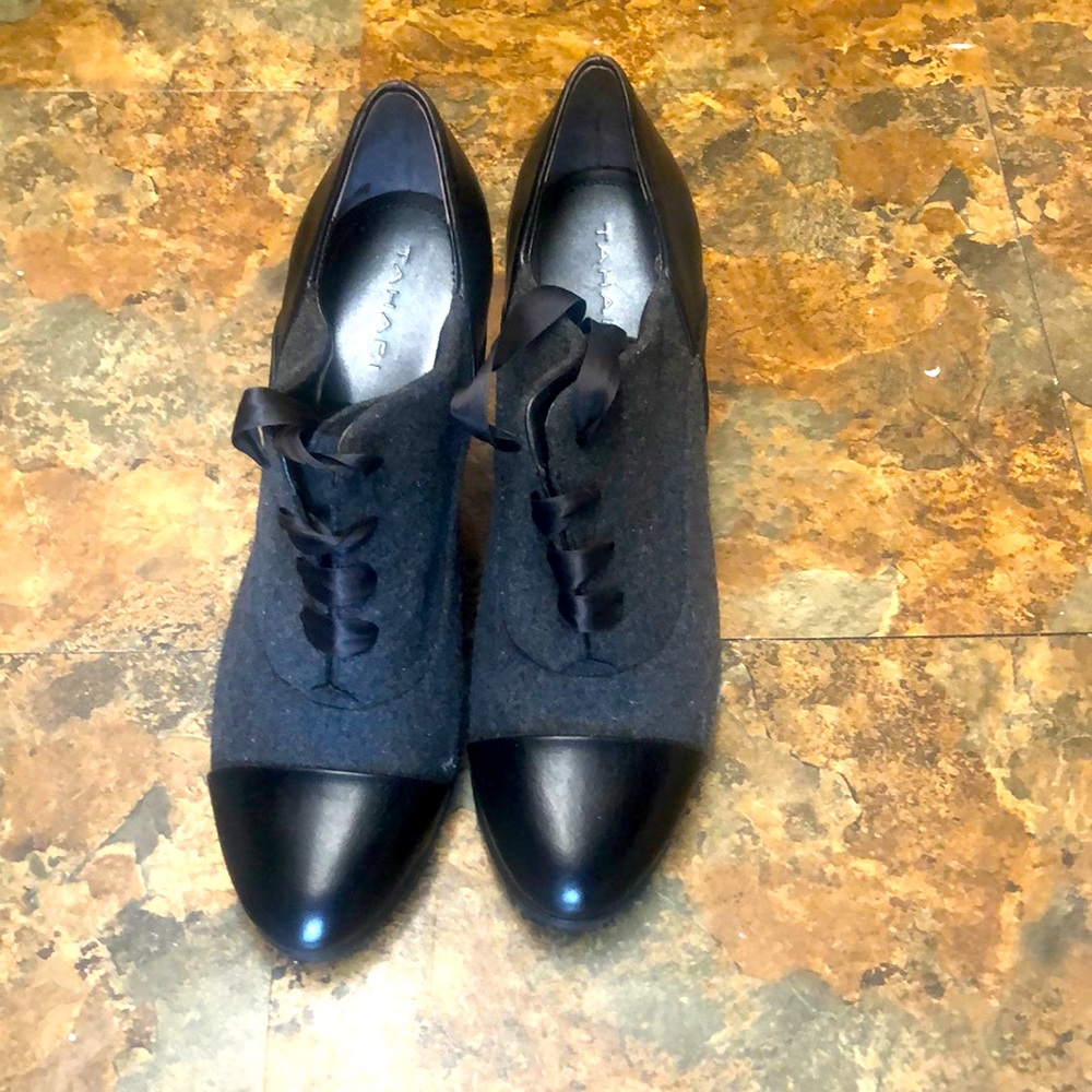 Women’s Tahari Black& Grey Heels